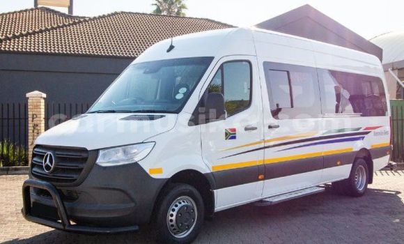 Acheter Occasion Voiture Mercedes Viano Blanc à Beitbridge, Matabeleland South Acheter Occasion Voiture Mercedes Viano Blanc à Beitbridge, Matabeleland South