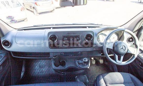 Acheter Occasion Voiture Mercedes Viano Blanc à Beitbridge, Matabeleland South Acheter Occasion Voiture Mercedes Viano Blanc à Beitbridge, Matabeleland South