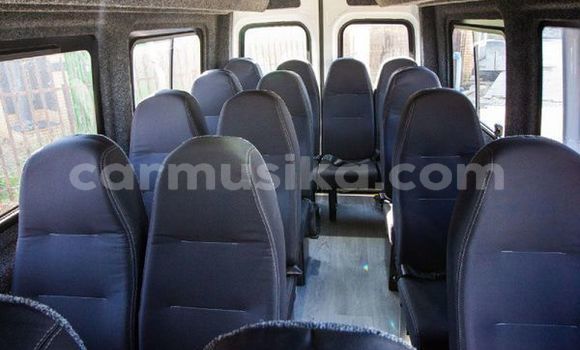 Acheter Occasion Voiture Mercedes Viano Blanc à Beitbridge, Matabeleland South Acheter Occasion Voiture Mercedes Viano Blanc à Beitbridge, Matabeleland South