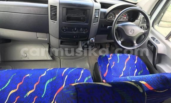 Tenga Tsaru Mercedes‒Benz Esprit Chena Mota in Beitbridge in Matabeleland South Tenga Tsaru Mercedes‒Benz Esprit Chena Mota in Beitbridge in Matabeleland South