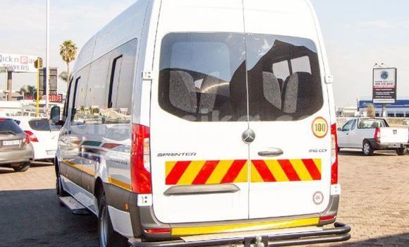 Acheter Occasion Voiture Mercedes Viano Blanc à Beitbridge, Matabeleland South Acheter Occasion Voiture Mercedes Viano Blanc à Beitbridge, Matabeleland South