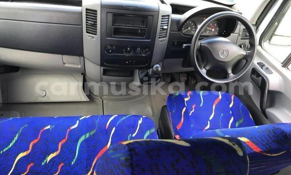 Tenga Tsaru Mercedes‒Benz Esprit Chena Mota in Beitbridge in Matabeleland South Tenga Tsaru Mercedes‒Benz Esprit Chena Mota in Beitbridge in Matabeleland South