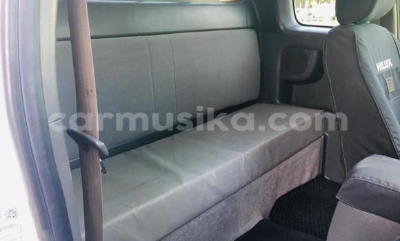 Acheter Occasion Voiture Toyota Hilux Blanc à Beitbridge, Matabeleland South Acheter Occasion Voiture Toyota Hilux Blanc à Beitbridge, Matabeleland South