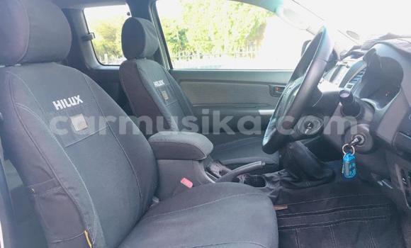 Acheter Occasion Voiture Toyota Hilux Blanc à Beitbridge, Matabeleland South Acheter Occasion Voiture Toyota Hilux Blanc à Beitbridge, Matabeleland South