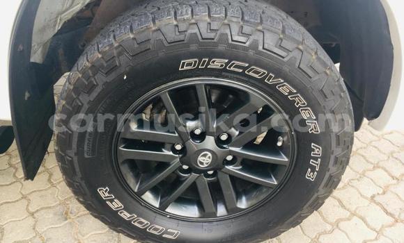 Acheter Occasion Voiture Toyota Hilux Blanc à Beitbridge, Matabeleland South Acheter Occasion Voiture Toyota Hilux Blanc à Beitbridge, Matabeleland South