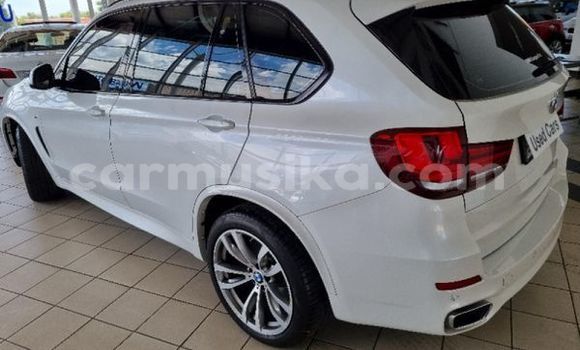 Acheter Occasion Voiture BMW X5 Blanc à Beitbridge, Matabeleland South Acheter Occasion Voiture BMW X5 Blanc à Beitbridge, Matabeleland South