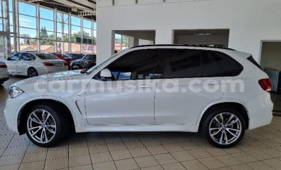 Acheter Occasion Voiture BMW X5 Blanc à Beitbridge, Matabeleland South Acheter Occasion Voiture BMW X5 Blanc à Beitbridge, Matabeleland South