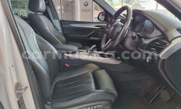 Acheter Occasion Voiture BMW X5 Blanc à Beitbridge, Matabeleland South Acheter Occasion Voiture BMW X5 Blanc à Beitbridge, Matabeleland South