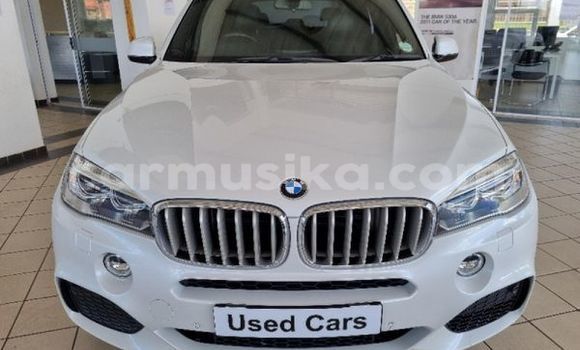 Acheter Occasion Voiture BMW X5 Blanc à Beitbridge, Matabeleland South Acheter Occasion Voiture BMW X5 Blanc à Beitbridge, Matabeleland South