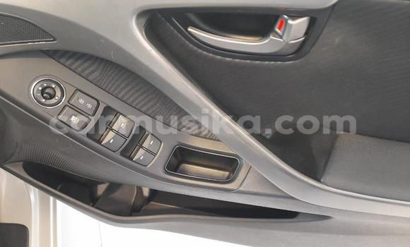 Acheter Occasion Voiture Hyundai Elantra Blanc à Beitbridge, Matabeleland South Acheter Occasion Voiture Hyundai Elantra Blanc à Beitbridge, Matabeleland South