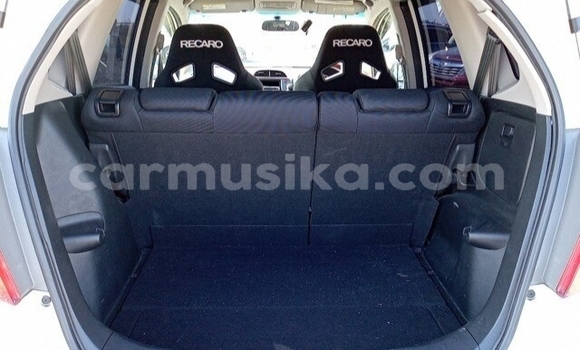 Acheter Occasion Voiture Honda Fit Blanc à Beitbridge, Matabeleland South Acheter Occasion Voiture Honda Fit Blanc à Beitbridge, Matabeleland South