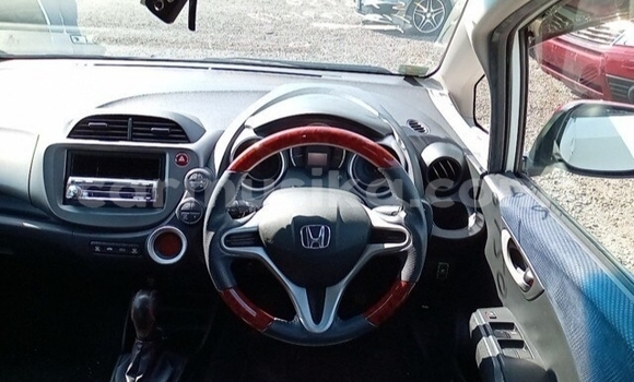 Acheter Occasion Voiture Honda Fit Blanc à Beitbridge, Matabeleland South Acheter Occasion Voiture Honda Fit Blanc à Beitbridge, Matabeleland South