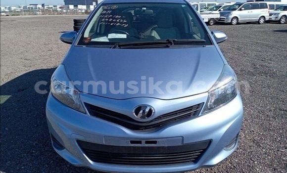 Nunua Ilio tumika Toyota Vitz Bluu Gari ndani ya Beitbridge nchini Matabeleland Kusini