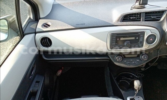 Acheter Occasion Voiture Toyota Vitz Bleu à Beitbridge, Matabeleland South Acheter Occasion Voiture Toyota Vitz Bleu à Beitbridge, Matabeleland South