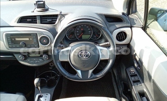 Acheter Occasion Voiture Toyota Vitz Bleu à Beitbridge, Matabeleland South Acheter Occasion Voiture Toyota Vitz Bleu à Beitbridge, Matabeleland South