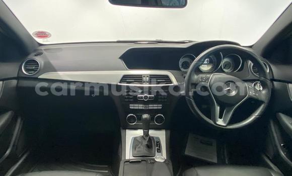 Acheter Occasion Voiture Mercedes-Benz C250 coupe Blanc à Beitbridge, Matabeleland South Acheter Occasion Voiture Mercedes-Benz C250 coupe Blanc à Beitbridge, Matabeleland South