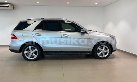 Acheter Occasion Voiture Mercedes‒Benz ML–Class Gris à Beitbridge, Matabeleland South Acheter Occasion Voiture Mercedes‒Benz ML–Class Gris à Beitbridge, Matabeleland South