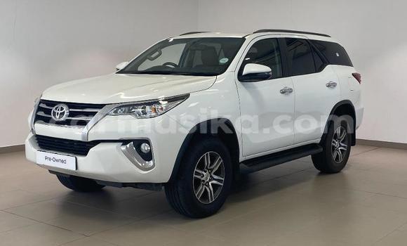 Buy Used Toyota Fortuner White Car in Beitbridge in Matabeleland South Buy Used Toyota Fortuner White Car in Beitbridge in Matabeleland South