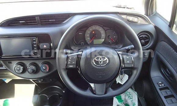Acheter Import Voiture Toyota Vitz Blanc à Beitbridge, Matabeleland South Acheter Import Voiture Toyota Vitz Blanc à Beitbridge, Matabeleland South