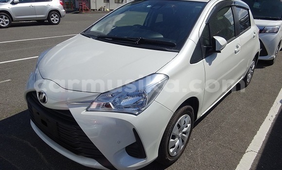Acheter Import Voiture Toyota Vitz Blanc à Beitbridge, Matabeleland South Acheter Import Voiture Toyota Vitz Blanc à Beitbridge, Matabeleland South