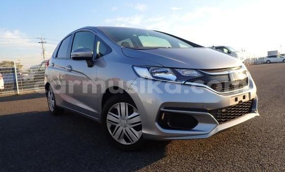Nunua Imported Honda Fit Fedha Gari ndani ya Beitbridge nchini Matabeleland Kusini