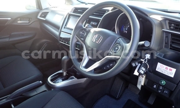 Acheter Import Voiture Honda Fit Gris à Beitbridge, Matabeleland South Acheter Import Voiture Honda Fit Gris à Beitbridge, Matabeleland South