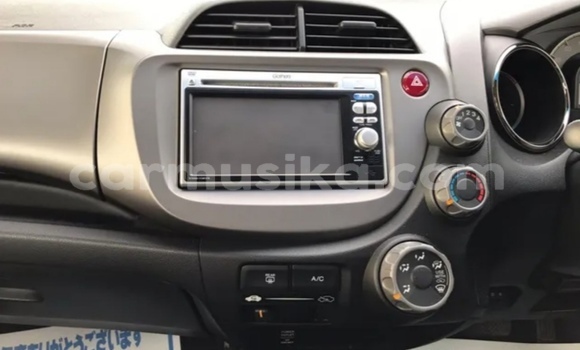 Nunua Ilio tumika Honda Fit Nyekundu Gari ndani ya Beitbridge nchini Matabeleland Kusini Nunua Ilio tumika Honda Fit Nyekundu Gari ndani ya Beitbridge nchini Matabeleland Kusini