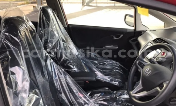 Nunua Ilio tumika Honda Fit Nyekundu Gari ndani ya Beitbridge nchini Matabeleland Kusini Nunua Ilio tumika Honda Fit Nyekundu Gari ndani ya Beitbridge nchini Matabeleland Kusini