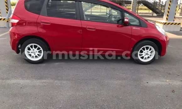 Nunua Ilio tumika Honda Fit Nyekundu Gari ndani ya Beitbridge nchini Matabeleland Kusini Nunua Ilio tumika Honda Fit Nyekundu Gari ndani ya Beitbridge nchini Matabeleland Kusini