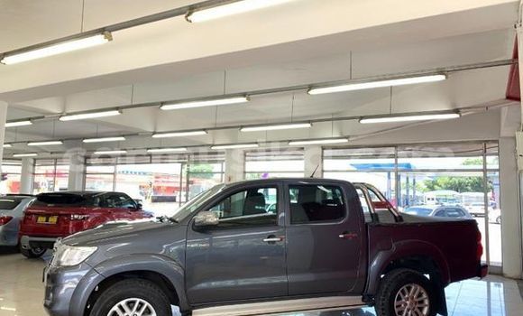 Tenga Tsaru Toyota Hilux Sirivha Mota in Beitbridge in Matabeleland South Tenga Tsaru Toyota Hilux Sirivha Mota in Beitbridge in Matabeleland South