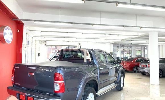 Tenga Tsaru Toyota Hilux Sirivha Mota in Beitbridge in Matabeleland South Tenga Tsaru Toyota Hilux Sirivha Mota in Beitbridge in Matabeleland South