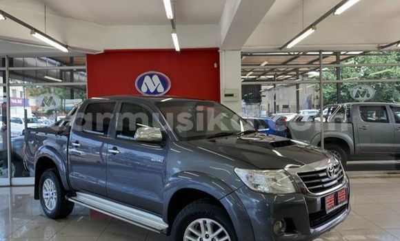 Tenga Tsaru Toyota Hilux Sirivha Mota in Beitbridge in Matabeleland South Tenga Tsaru Toyota Hilux Sirivha Mota in Beitbridge in Matabeleland South