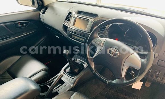 Nunua Ilio tumika Toyota Fortuner Fedha Gari ndani ya Beitbridge nchini Matabeleland Kusini Nunua Ilio tumika Toyota Fortuner Fedha Gari ndani ya Beitbridge nchini Matabeleland Kusini