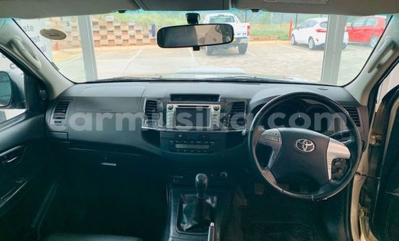 Nunua Ilio tumika Toyota Fortuner Fedha Gari ndani ya Beitbridge nchini Matabeleland Kusini Nunua Ilio tumika Toyota Fortuner Fedha Gari ndani ya Beitbridge nchini Matabeleland Kusini