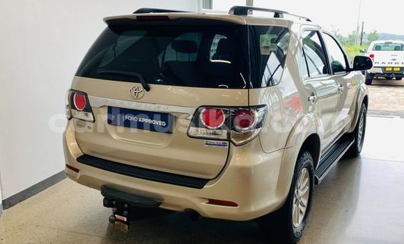 Nunua Ilio tumika Toyota Fortuner Fedha Gari ndani ya Beitbridge nchini Matabeleland Kusini Nunua Ilio tumika Toyota Fortuner Fedha Gari ndani ya Beitbridge nchini Matabeleland Kusini