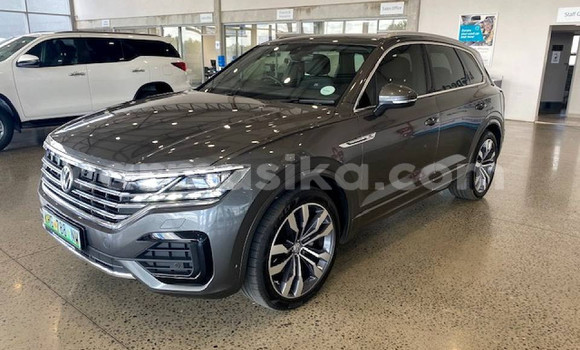 Buy Used Volkswagen Touareg Silver Car in Beitbridge in Matabeleland South Buy Used Volkswagen Touareg Silver Car in Beitbridge in Matabeleland South
