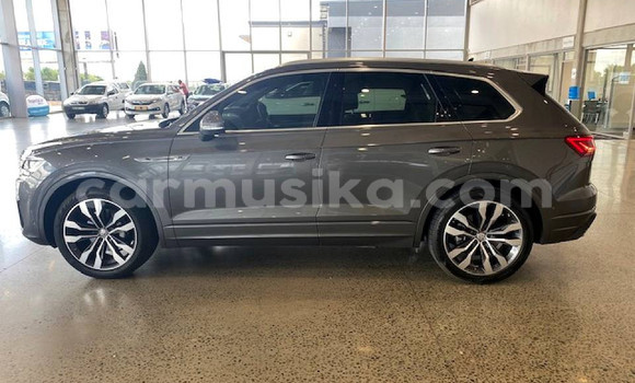 Buy Used Volkswagen Touareg Silver Car in Beitbridge in Matabeleland South Buy Used Volkswagen Touareg Silver Car in Beitbridge in Matabeleland South