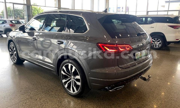 Buy Used Volkswagen Touareg Silver Car in Beitbridge in Matabeleland South Buy Used Volkswagen Touareg Silver Car in Beitbridge in Matabeleland South