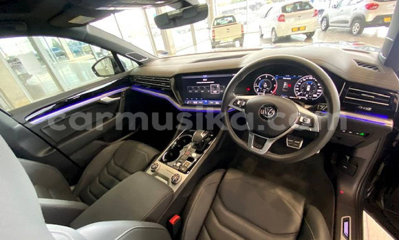 Buy Used Volkswagen Touareg Silver Car in Beitbridge in Matabeleland South Buy Used Volkswagen Touareg Silver Car in Beitbridge in Matabeleland South