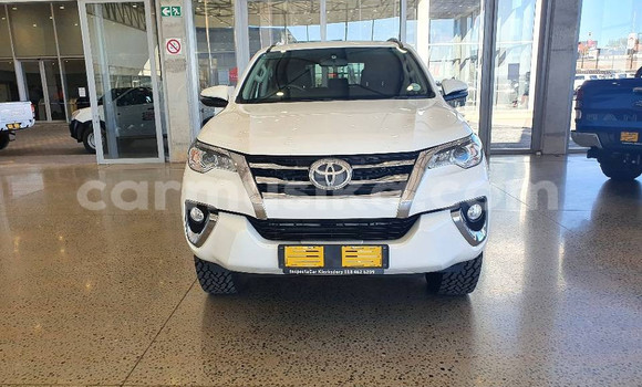 Buy Used Toyota Fortuner White Car in Beitbridge in Matabeleland South
