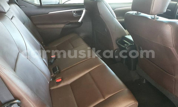 Nunua Ilio tumika Toyota Fortuner Nyeupe Gari ndani ya Beitbridge nchini Matabeleland Kusini Nunua Ilio tumika Toyota Fortuner Nyeupe Gari ndani ya Beitbridge nchini Matabeleland Kusini