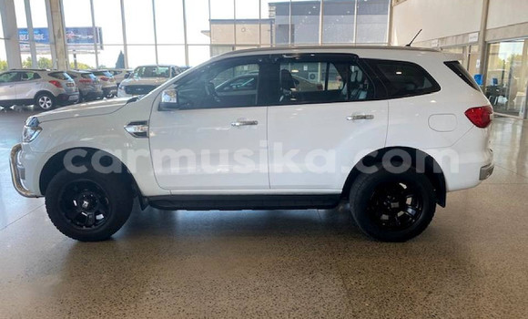 Tenga Tsaru Ford Everest Chena Mota in Beitbridge in Matabeleland South Tenga Tsaru Ford Everest Chena Mota in Beitbridge in Matabeleland South