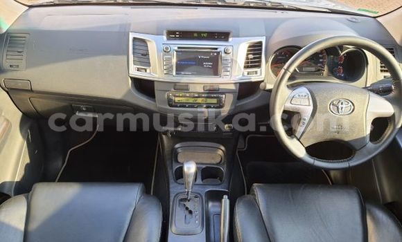 Buy Used Toyota Hilux Silver Car in Beitbridge in Matabeleland South Buy Used Toyota Hilux Silver Car in Beitbridge in Matabeleland South