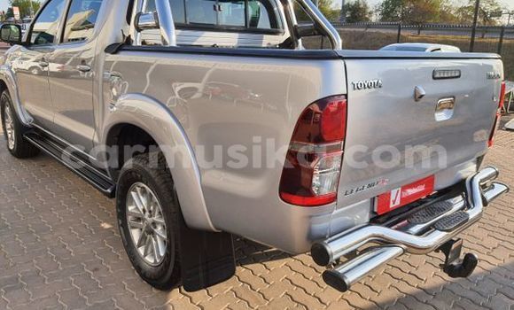Buy Used Toyota Hilux Silver Car in Beitbridge in Matabeleland South Buy Used Toyota Hilux Silver Car in Beitbridge in Matabeleland South