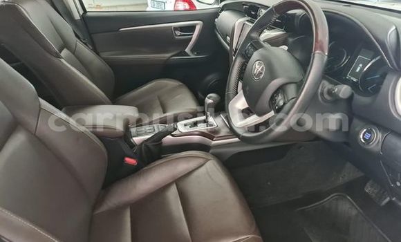Acheter Occasion Voiture Toyota Fortuner Blanc à Beitbridge, Matabeleland South Acheter Occasion Voiture Toyota Fortuner Blanc à Beitbridge, Matabeleland South