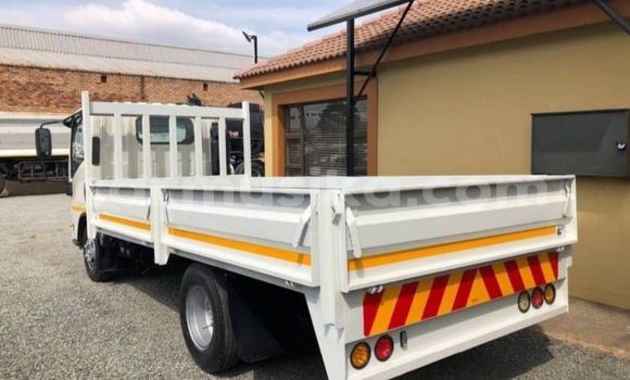 Acheter Occasion Utilitaire Isuzu FTR 850 Blanc à Beitbridge, Matabeleland South Acheter Occasion Utilitaire Isuzu FTR 850 Blanc à Beitbridge, Matabeleland South