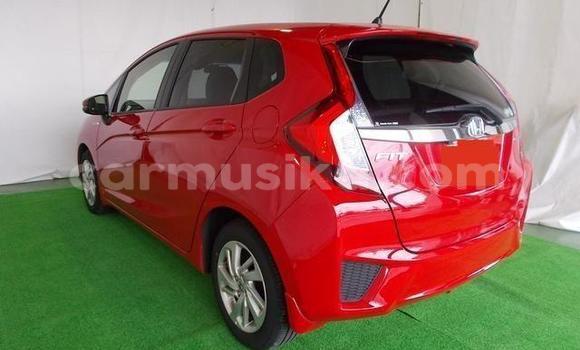 Tenga Tsaru Honda Fit Tsvuku Mota in Avondale in Harare Tenga Tsaru Honda Fit Tsvuku Mota in Avondale in Harare