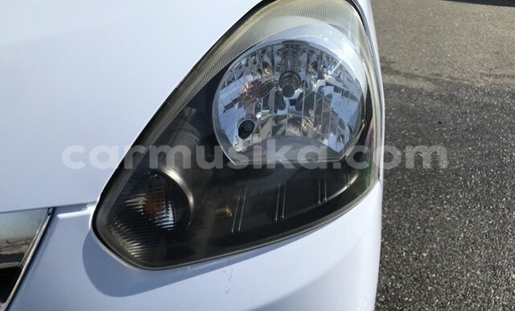 Buy Used Daihatsu MAX White Car in Beitbridge in Matabeleland South Buy Used Daihatsu MAX White Car in Beitbridge in Matabeleland South