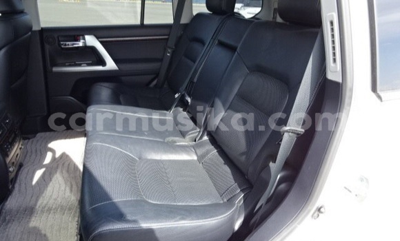 Tenga Tsaru Toyota Land Cruiser Prado Chena Mota in Beitbridge in Matabeleland South Tenga Tsaru Toyota Land Cruiser Prado Chena Mota in Beitbridge in Matabeleland South