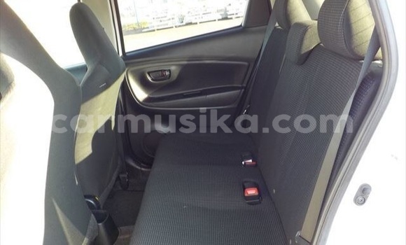 Buy Used Toyota Vitz White Car in Beitbridge in Matabeleland South Buy Used Toyota Vitz White Car in Beitbridge in Matabeleland South